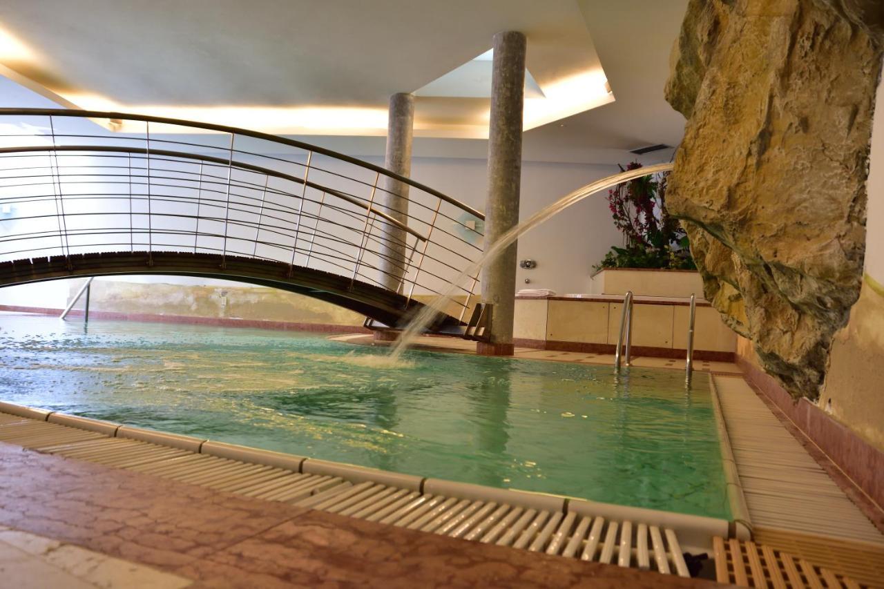 Hotel Krone Brunico Esterno foto