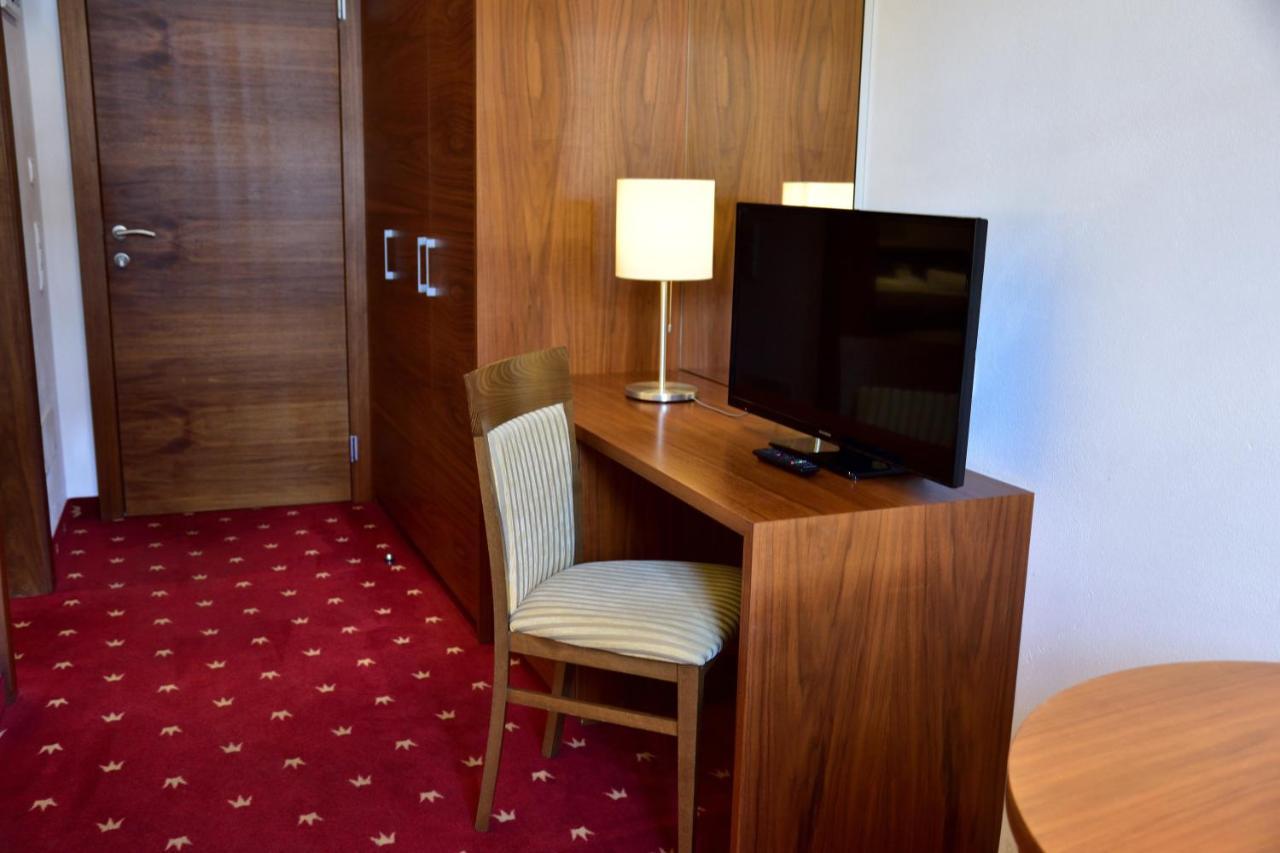 Hotel Krone Brunico Esterno foto