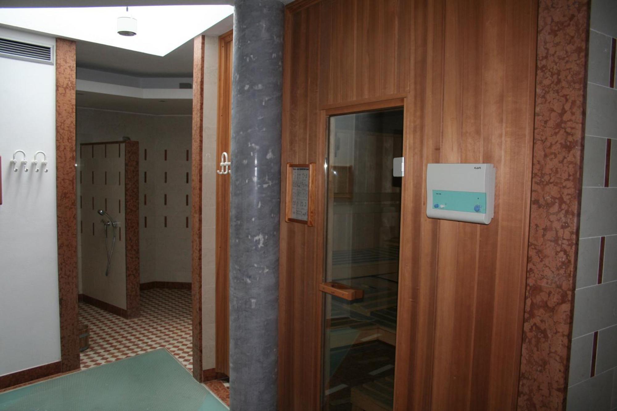 Hotel Krone Brunico Esterno foto