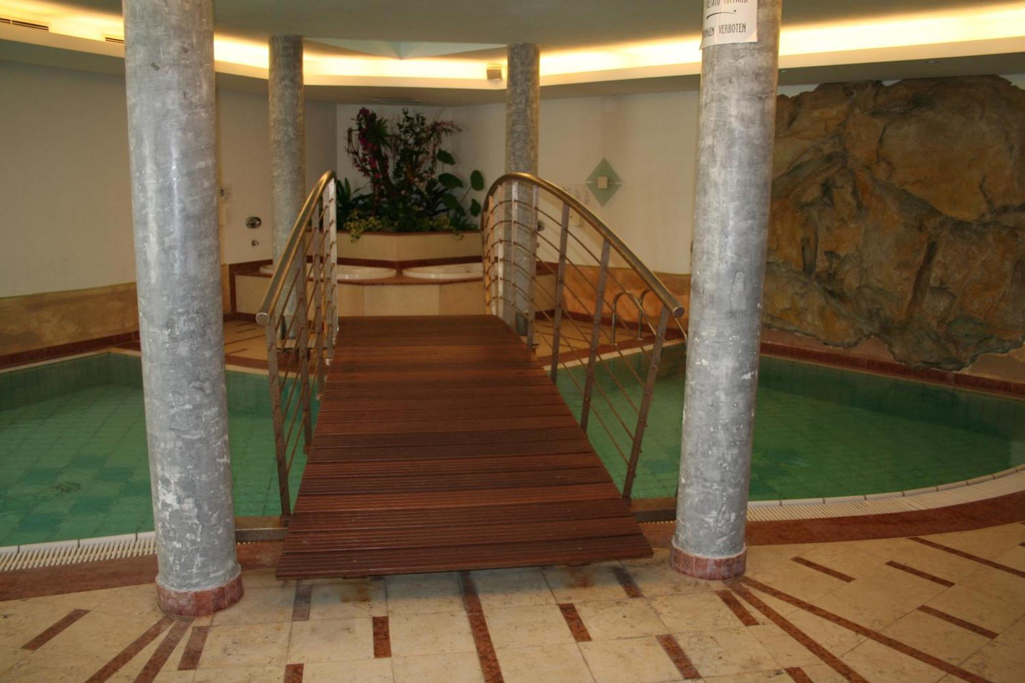 Hotel Krone Brunico Esterno foto