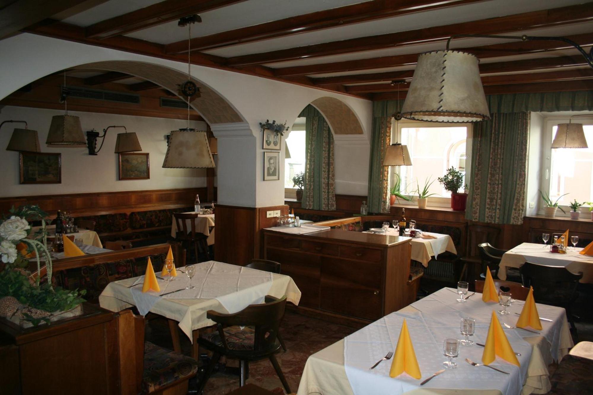 Hotel Krone Brunico Esterno foto