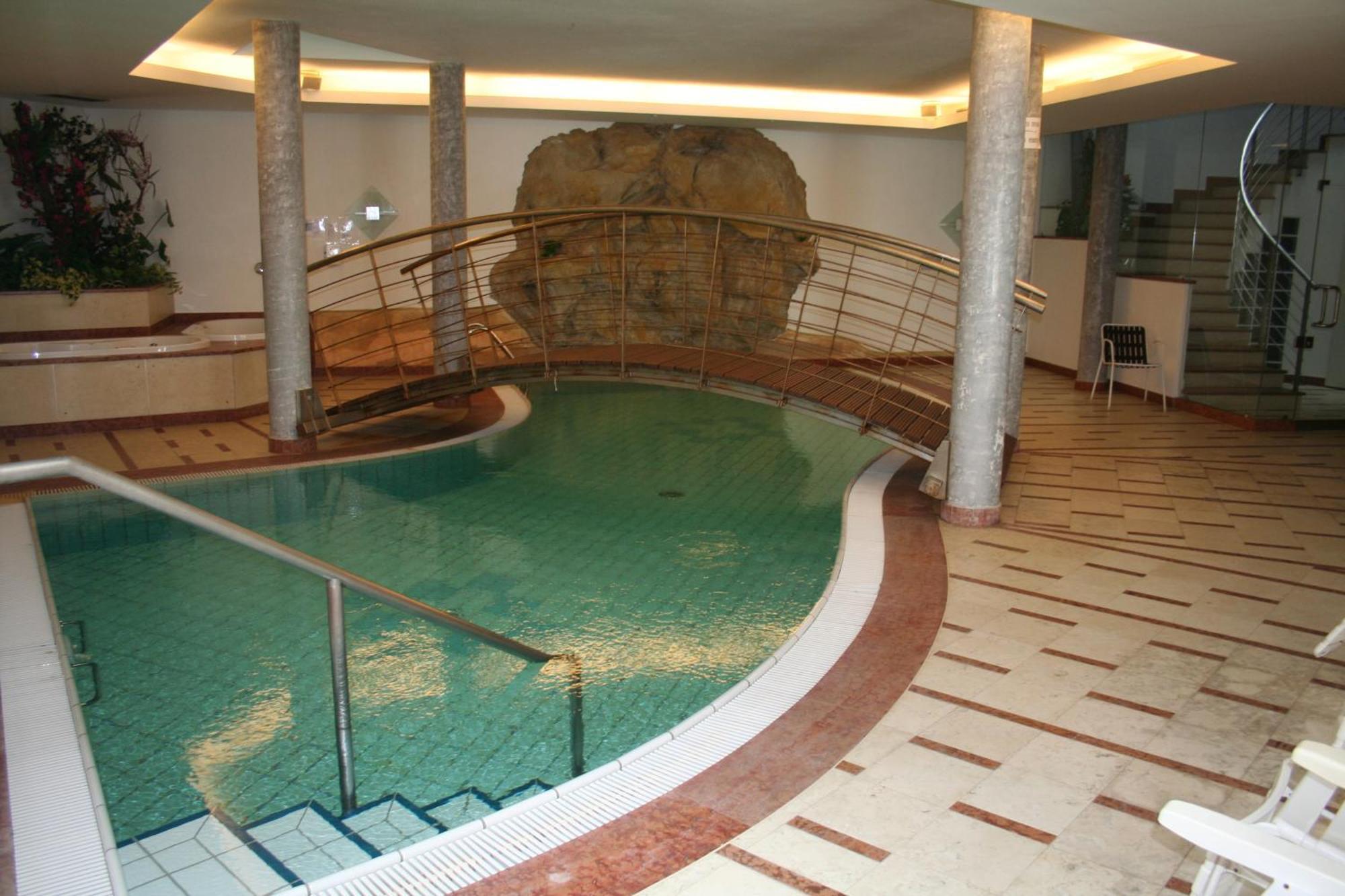 Hotel Krone Brunico Esterno foto